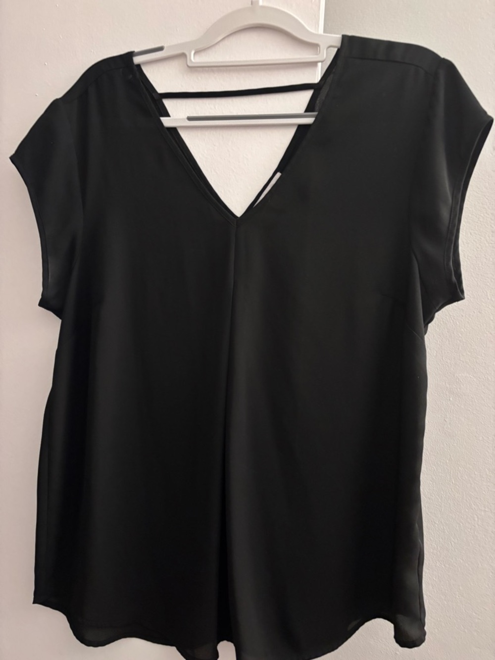 DR2 Black V-Neck Short Sleeve Blouse